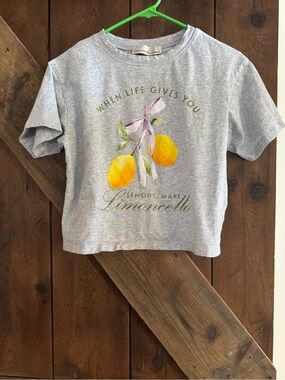 Zenana Outfitters Gray Tee with Yellow Lemon Graphic